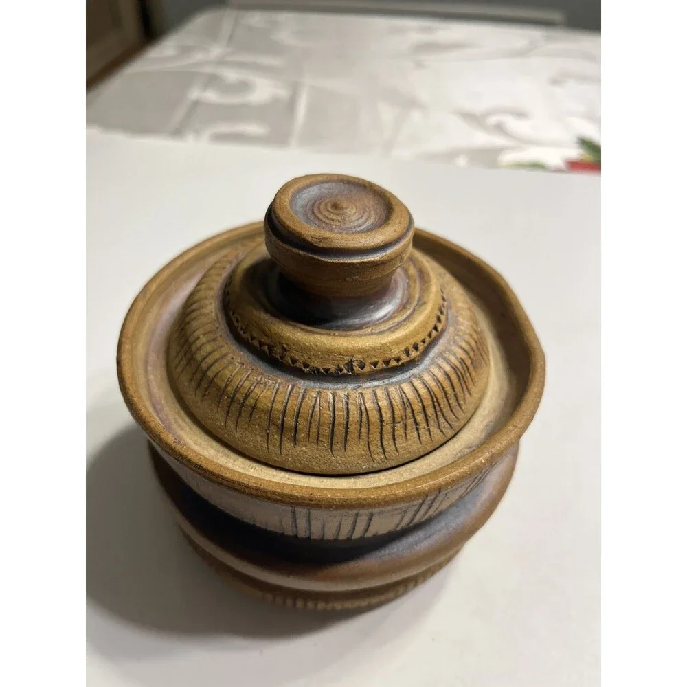 Studio Art Pottery Crock Bowl With Lid Artist Signed H Teter ‘08 ~ Beautiful